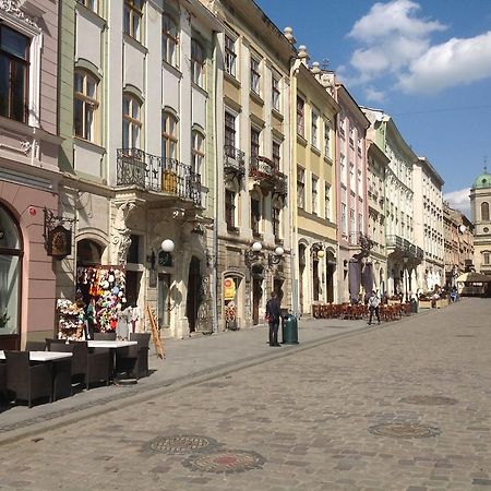 Apartments On Plocsha Rynok 40 Lviv Bagian luar foto